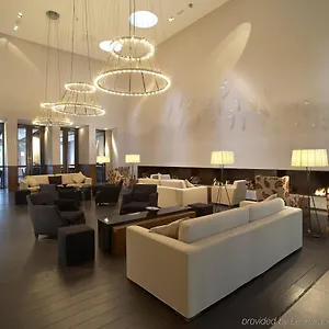4* מלון Park Plaza