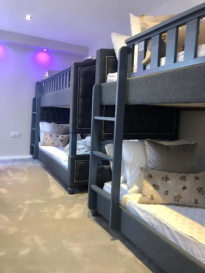 Lantställe De Courceys Manor Suites&Cottages Cardiff