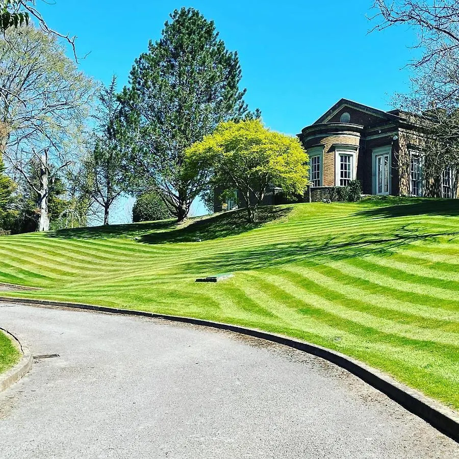 De Courceys Manor Suites&Cottages Cardiff 0*,  Storbritannien