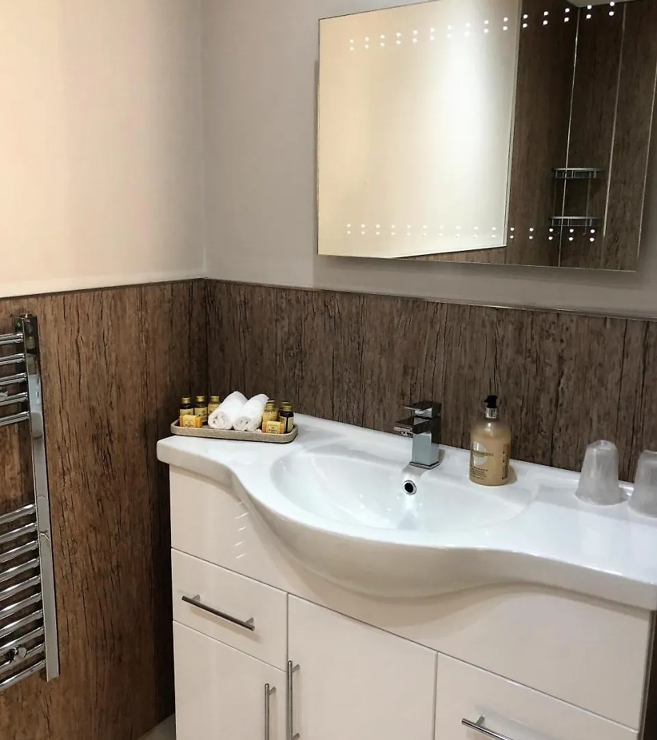 De Courceys Manor Suites&Cottages Cardiff