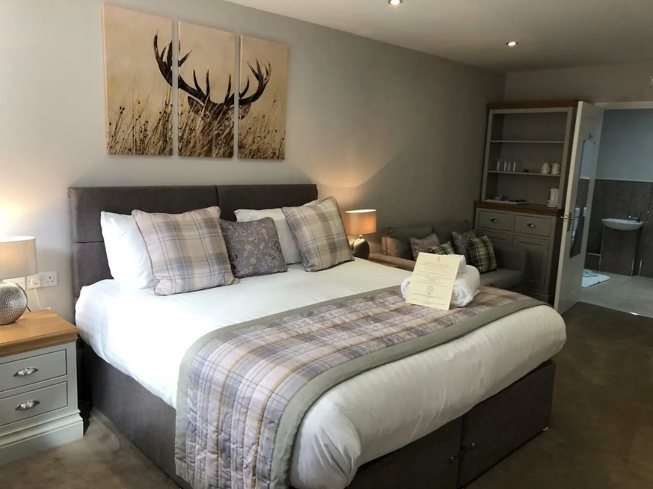 De Courceys Manor Suites&Cottages Cardiff 0*,